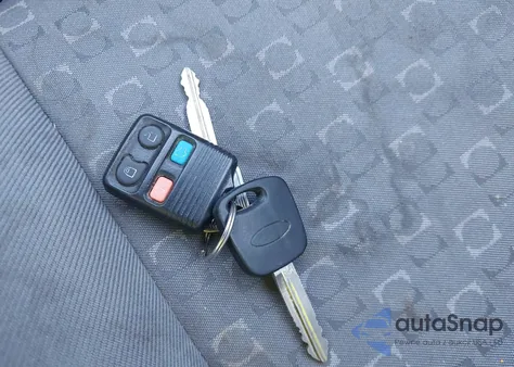 2004 Ford Focus Zx5 из США, поврежденный, VIN 3FAFP37Z44R100738